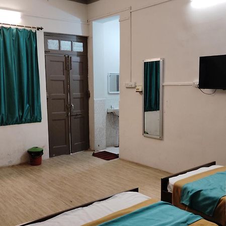 6 Cr Hotel Natraj Railway Station Aurangābād Esterno foto