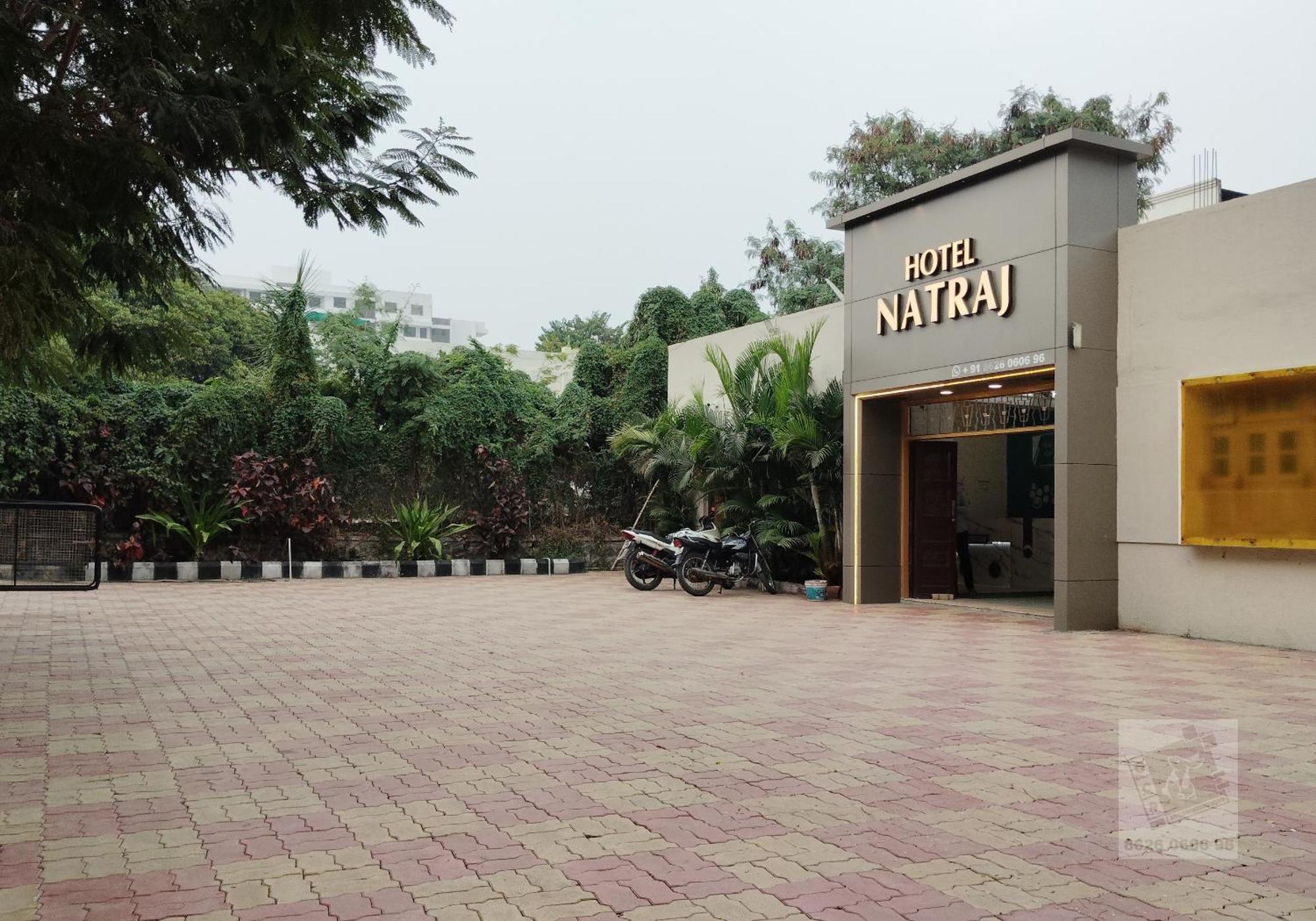6 Cr Hotel Natraj Railway Station Aurangābād Esterno foto
